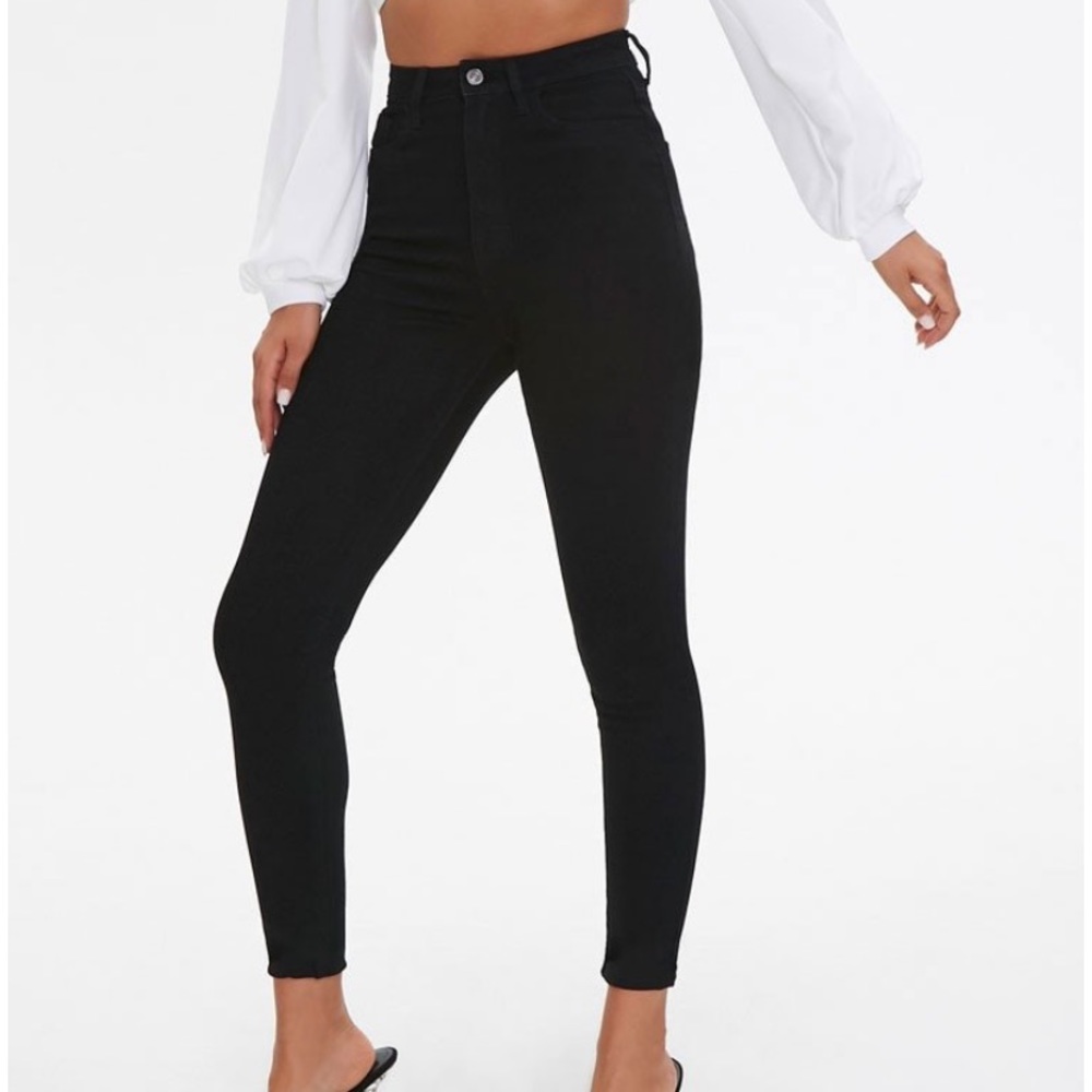 !!New!! Forever 21 black skinny jeans !!
